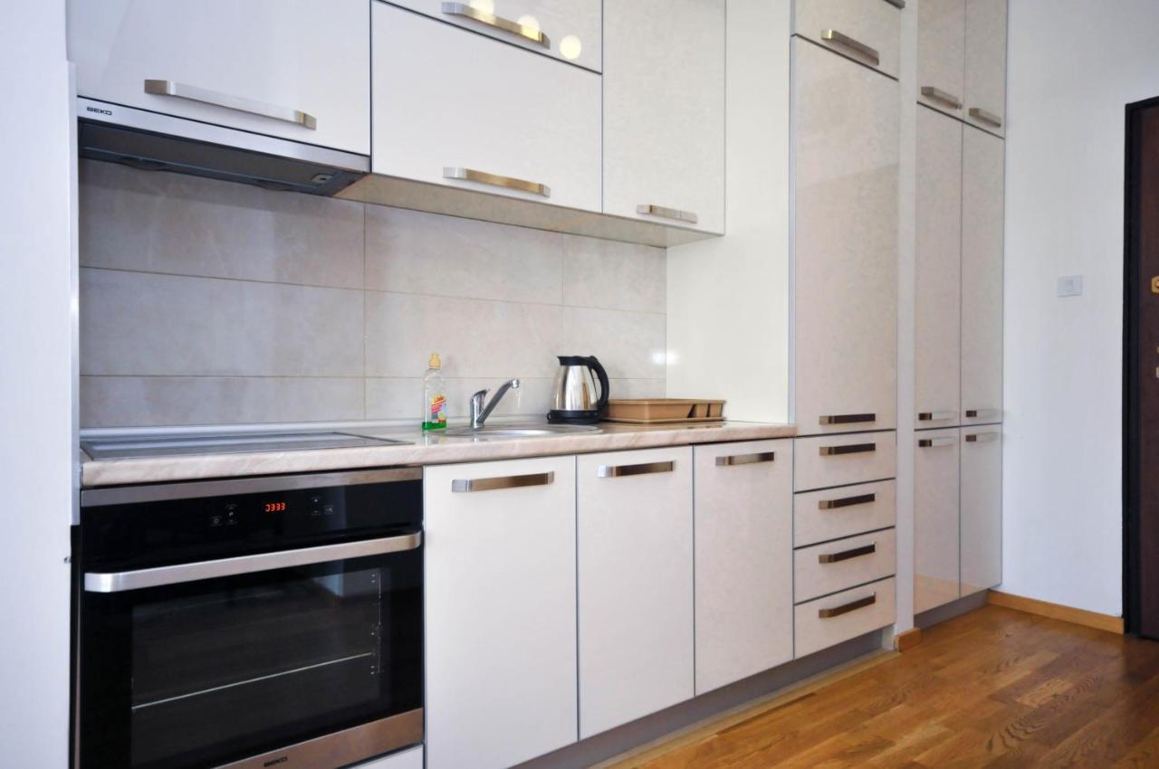 Adelisa Apartment *