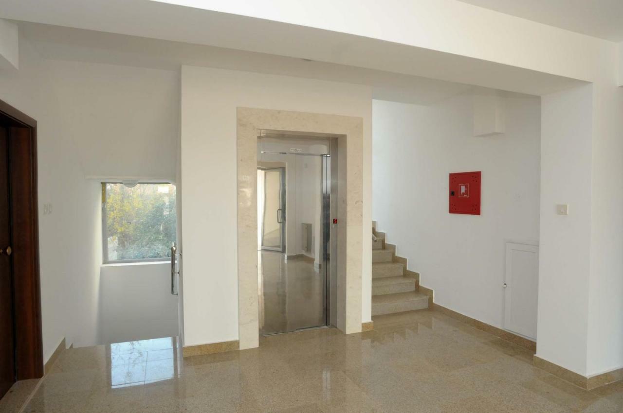 Adelisa Apartment *